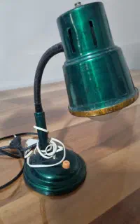 چراغ مطالعه سبز