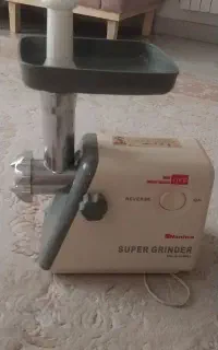 سلام  یک عدد چرخ گوشت مدل نانیوا