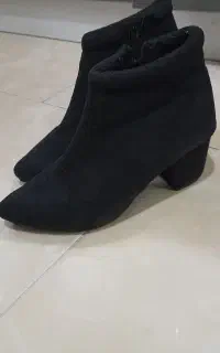 نیم بوت ترک ۳۶ ۳۷  و کتونی چرم