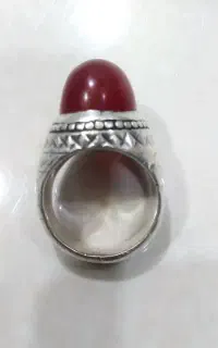 نقره و جواهرات.