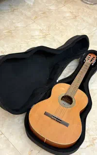 گیتار آلمانزا ۴۰۱ دست دوم