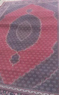 فرش ۹ متری قرمز