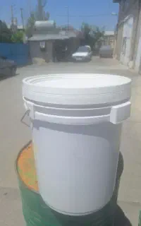 سطل ۵۰ کیلویی درب دار بسیار مقاوم