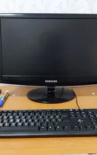 کیس کامپیوتر و مانیتور کامل