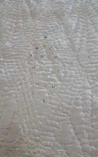 لحاف مخمل سفید مروارید دوزی شده