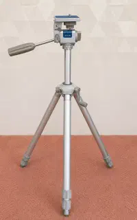 پایه ی نگه دارنده ی دوربین چند حالته