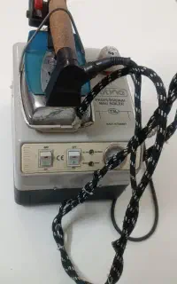 اتو مخزن دار