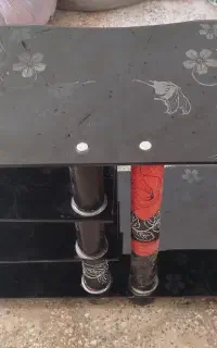 میزی تلویزیون در حد نو شیشیه ای