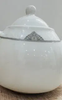 قوری چینی برند پارس -نو -رنگ سفید