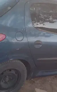 ۲۰۶ مدل ۸۱ آبی متالیک