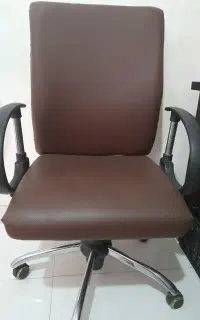 صندلی چرخان  و میز کامپیوتر یا اداری  نو نو