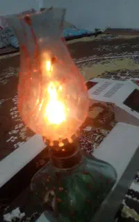 یک عدد چراغ نفتی قدیمی