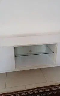 میز تلویزیون ساده سفید