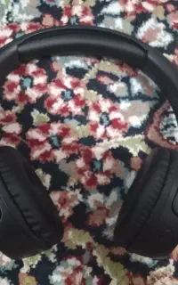 یک عدد هدفون درحد نو بلوتوثی