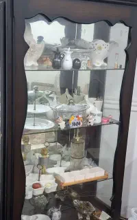 ویترین شیشه ای ...ومبل راهتی ۵ تیکه