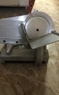 دستگاه کالباس بر