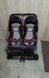 کالسکه دوقلو