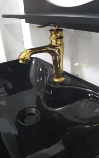 تعویض شیر آلات نو با کهنه