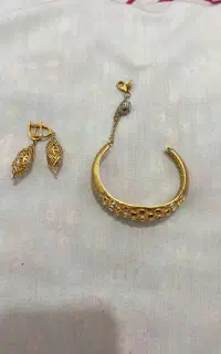 دستبند و گوشواره فیوژن ۱۰۰ بالای تابلو