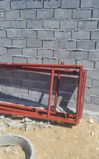 چارچوب فلزی درب اتاق