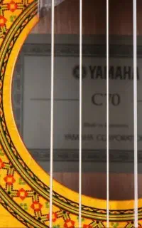 گیتار یاماها c۷۰ در حد نو