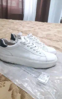 کتونی مارک برشکا