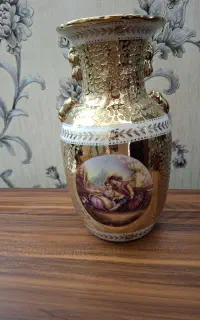 گلدان طلایی چروکی