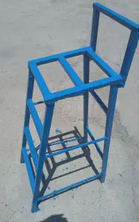 چهار پایه فلزی محکم و بادوام