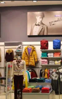 استخدام فروشنده پوشاک در برند جین وست(نمک ابرود)