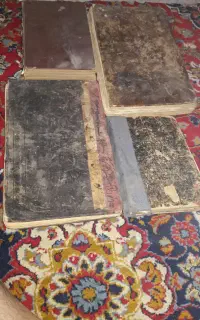 ۷کتاب قدیمی