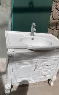 روشویه سرویس بهداشتی با شیر آب