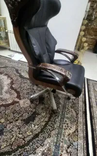 صندلی جگ دار