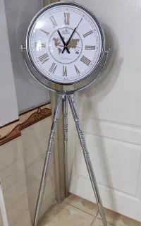 ساعت ایستاده