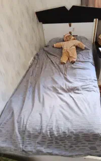 تخت سفید و مشکی  نوجوان