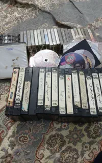 VHS  نوار کاست  و سی دی و نوار