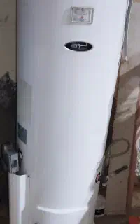 آبگرم ایستاده