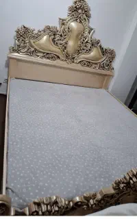 تخت خواب سلطنتی