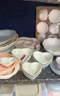 ظرف و لوازم خانه و پلاسکو