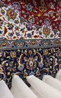 فرش کهنه مناسب خانه باغ