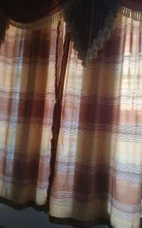 تعدادی پرده درحد نو فروشی