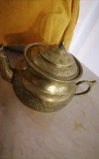 قوری برنجی و کتری قوری