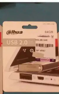 ۱ عدد فلش مموری ۱۲۸ گیگ و ۴ عدد فلش مموری ۶۴ گیگ