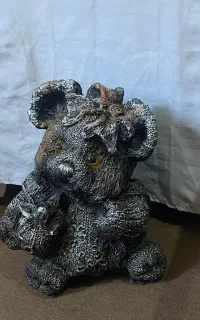 مجسمه خرسی