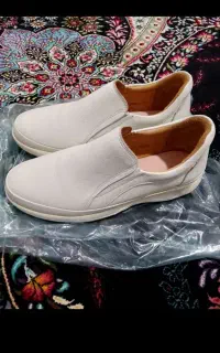 یک جفت کفش سفیدرنگ اصل چرم ایتالیا40