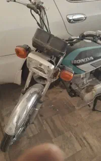 موتور سیکلت هوندا  مدل ۸۲