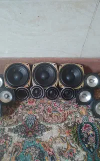 تعدادی باند و تیوتر خانگی در حد
