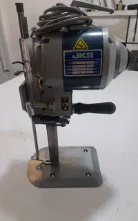 برشکار دوخت و برش مانتو