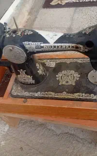 چرخ خیاطی قدیمی