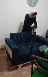 مبل شویی در منزل توسط خانوم و اقا
