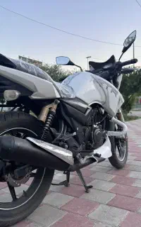 موتور آپاچی۱۸۰ سفید